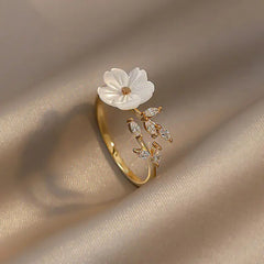 Elegant White Shell Flower Opening Rings